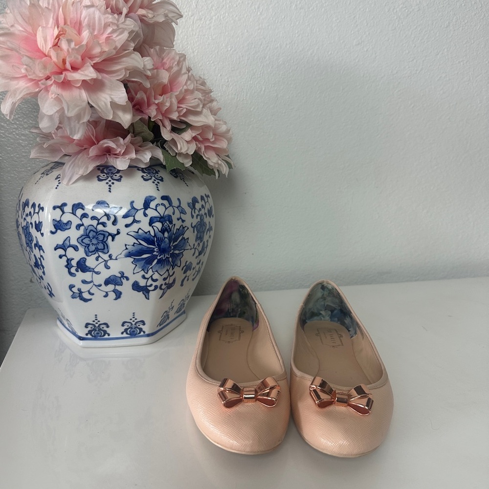 Ted baker Peach Ballet Flats with Bow Accent